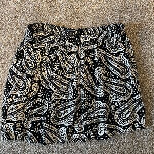 American Eagle women’s skirt. Size medium. Only worn a few times.